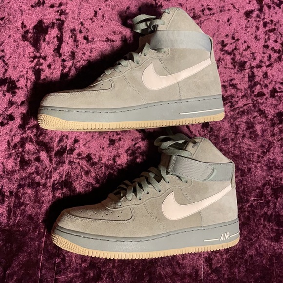 Nike airforce 1 olive green suede high tops. - Picture 2 of 7